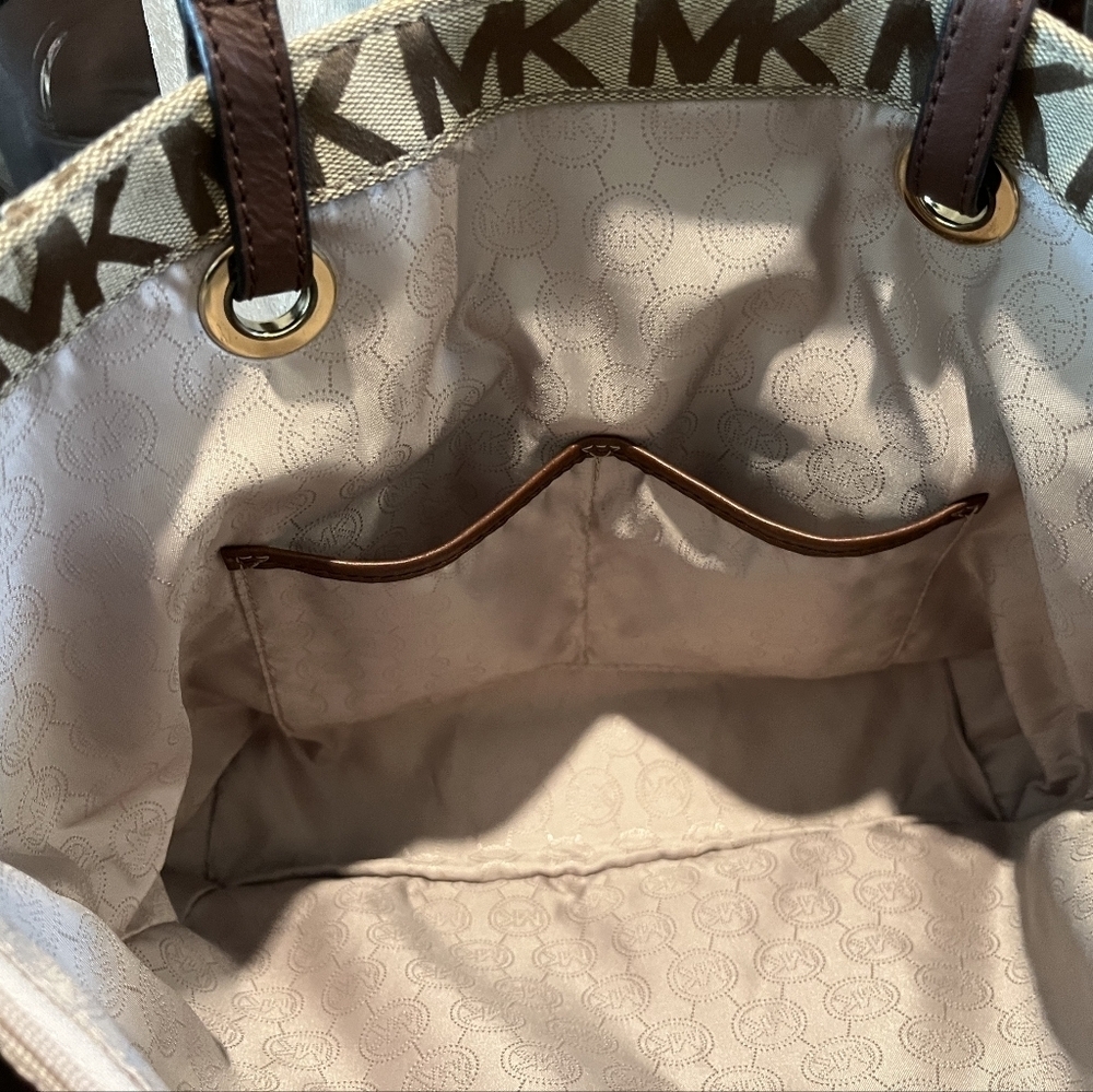 Immaculate, Like New Michael Kors Brown Monogram Canvas & Leather Tote - Picture 11 of 16